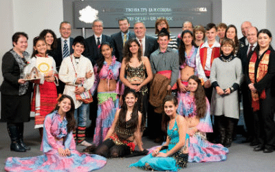 Вицепремиерът Калфин и неговият екип отбелязаха Василица с деца от Mонтанско