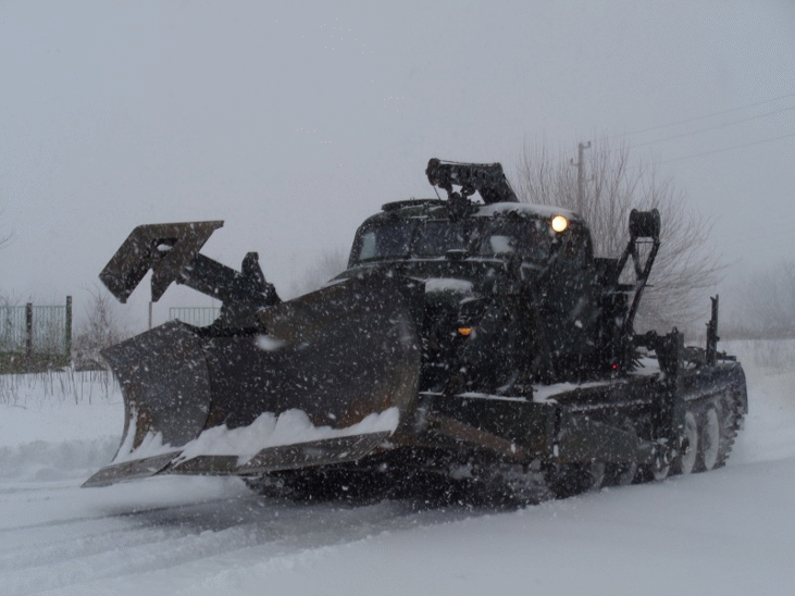 Военнослужещи от Сухопътните войски изпълняват задачи в помощ на населението в тежката зимна обстановка