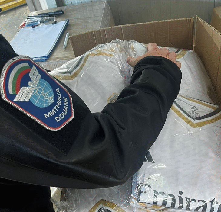 Над 150 000 „маркови“ стоки задържаха митническите служители на МП Капитан Андреево