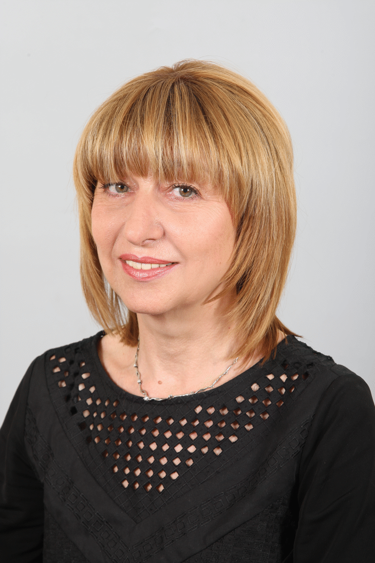 Министър Клисарова:  Увеличаваме Началните Заплати На Учителите
