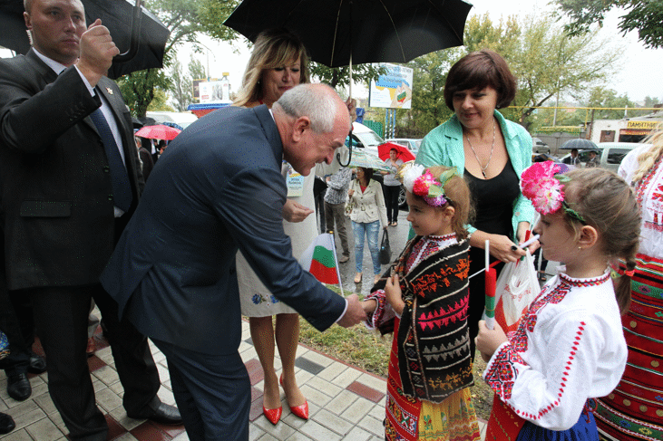 Получих уверение, че новият образователен закон няма да промени правата на българското национално малцинство да изучава майчиния си език, заяви председателят на Народното събрание Димитър Главчев след срещите си в Украйна