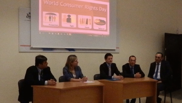 Посолството на САЩ и КЗП връчиха наградите на победителите в конкурса за есе, плакат и видеоклип на тема онлайн пазаруването