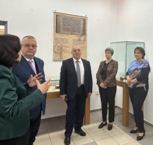 Изложба „Кодове на идентичност. Вяра, език, народ“