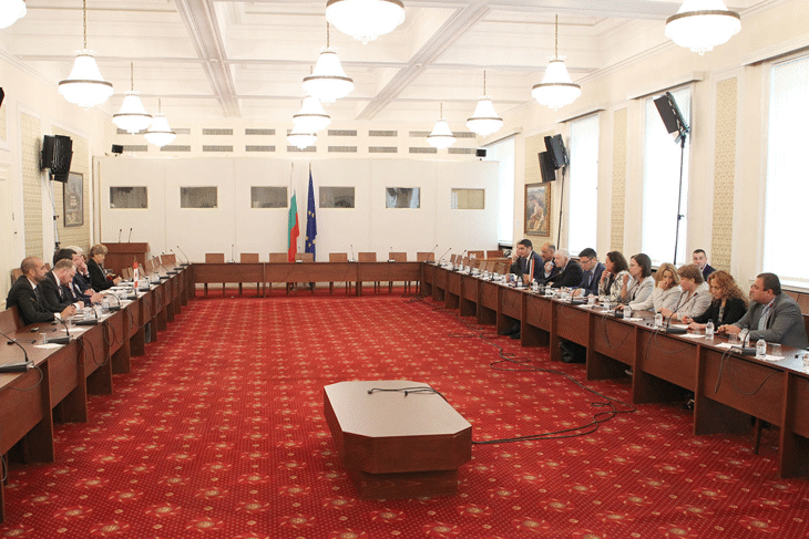 Дипломатическите връзки между България и Канада, процесите в Европейския съюз и Брекзит, бяха сред темите на срещата на народни представители от комисиите по външна политика, по европейските въпроси и контрол на европейските фондове и по икономическа политика и туризъм с делегация на Канадско-европейската парламентарна асоциация