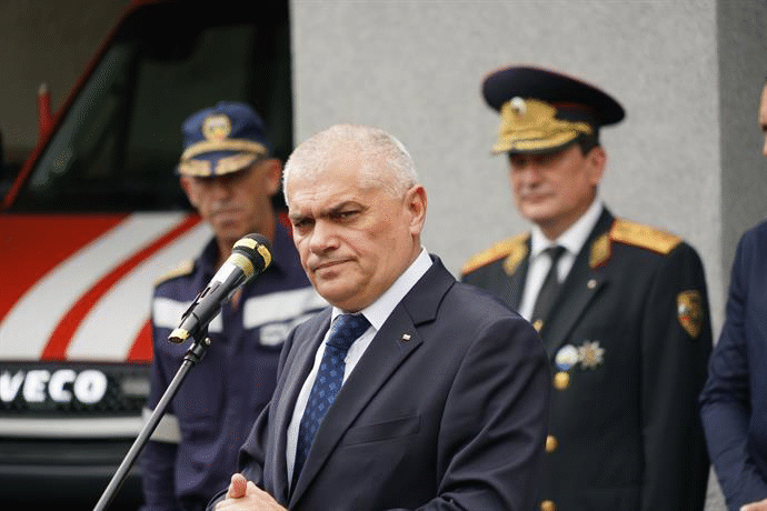 Министър Радев: Борим се за авторитета си чрез нашата работа