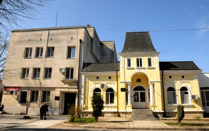 По искане на Районната прокуратура в Силистра съдът взе мярка за неотклонение „Задържане под стража“ спрямо турски шофьор, направил опит да преведе през границата 14 чужди граждани
