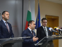 Министър Караниколов: Инвестиции за близо 700 млн. лева и 2700 нови работни места има от края на 2017 г. и началото на 2018 година