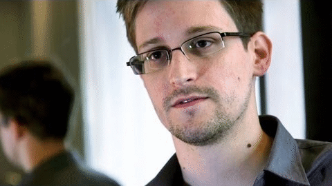 Въпроси и отговори на живо с Едуард Сноуден