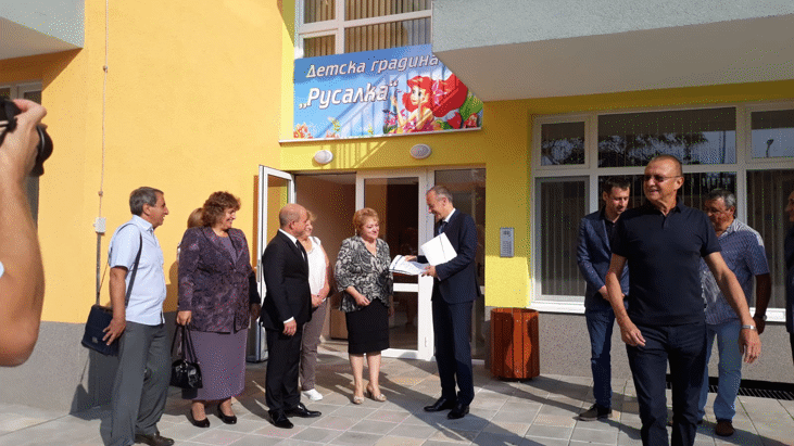 Министър Вълчев: Трябва Да Възпитаме Децата Си Да Уважават Учителя