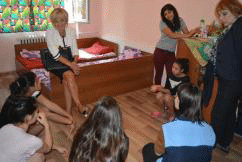 Омбудсманът Мая Манолова: Интернатите за деца осакатяват тяхното бъдеще