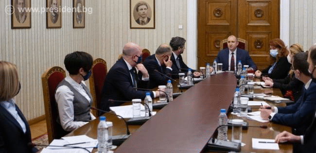 Държавният глава: Заснемането и прякото излъчване на броенето на бюлетините ще повиши доверието в изборите