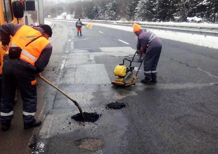 Изкърпват се основните пътни артерии