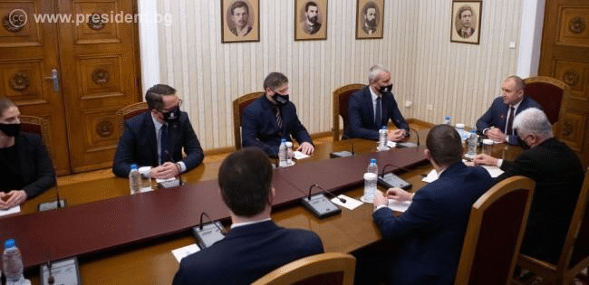 Румен Радев: Бързото оповестяване на здравния протокол ще създаде яснота за условията на предизборната кампания и ще насърчи участието в предстоящите избори
