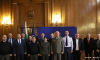 МО