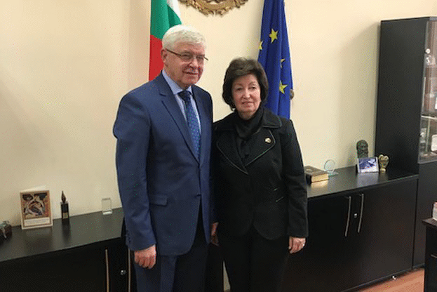 МЗ разработва единни правила за формиране възнагражденията в болниците