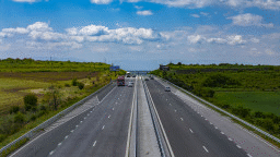 От утре до 3 октомври движението в два участъка от АМ „Тракия“ в област Стара Загора ще се осъществява в активните ленти