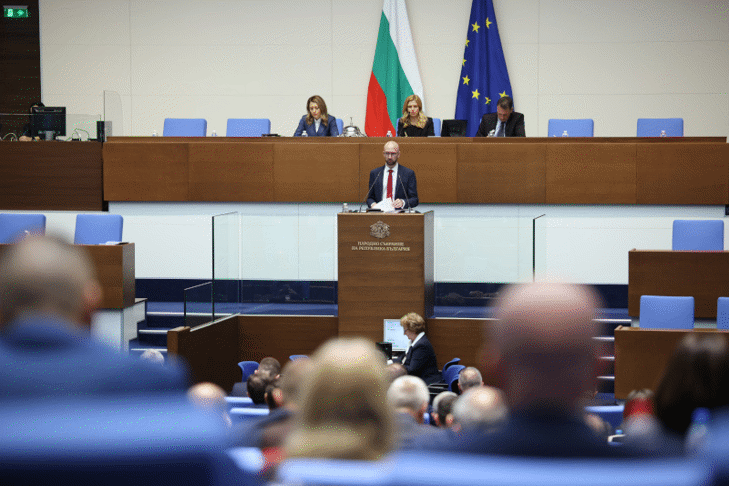 Парламентът прие решение за създаване на Временна комисия по приемането на Правилник за организацията и дейността на 52-рото Народно събрание