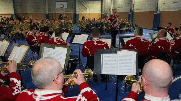 Гвардейският представителен духов оркестър спечели овациите на  военнослужещите, които участват в операцията на ЕС „Алтеа“