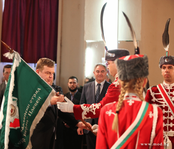 Министърът на отбраната Красимир Каракачанов: Трябва да възпитаваме децата в патриотизъм и в добрите традиции на Българската армия