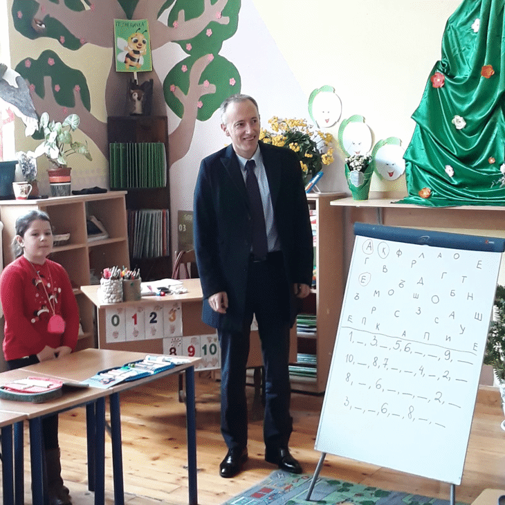 Министър Вълчев: Учителите Трябва Да Споделят Електронни Уроци