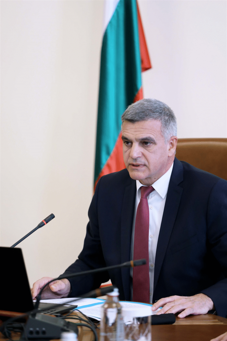 Премиерът Стефан Янев: Призовавам българските граждани да бъдат активни и да упражнят правото си на глас в неделя. Българската политика се нуждае от възраждане, от смислена промяна и почтени хора, които да работят за Родината си