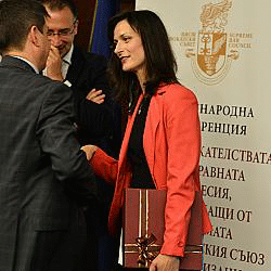 Еврокомисарят Мария Габриел участва в ключова конференция на адвокатурата
