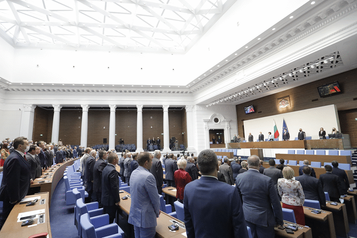 Десетата сесия на 44-ото Народно събрание започна в новата пленарна зала в сградата на парламента на пл. „Александър Първи“