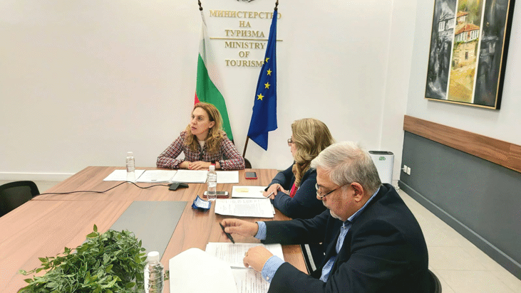 Вицепремиерът Марияна Николова пред Консултативния съвет по туризъм: Работим усилено за по-добър летен туристически сезон 2021 г.