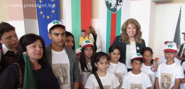 Вицепрезидентът в Сливен: Младите са строителите на силна и демократична България