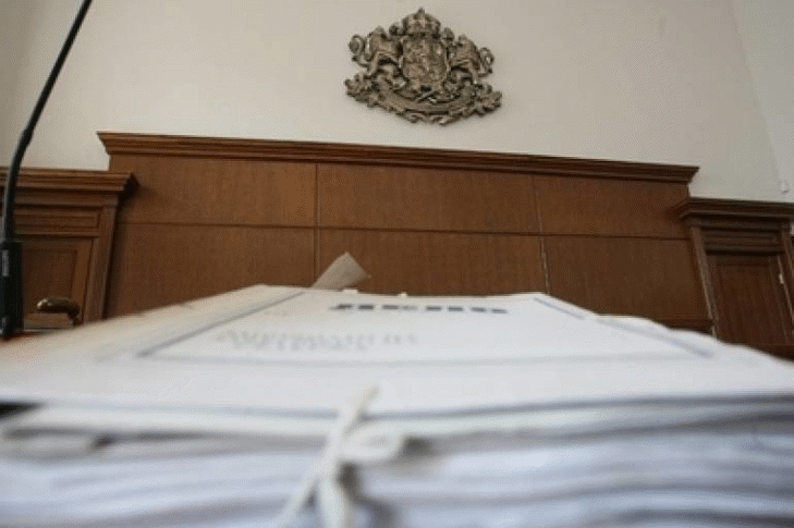 Районна прокуратура-Стaра Загора привлече като обвиняеми и задържа двама турски граждани за подпомагане на 90 афганистанци да преминат незаконно през страната