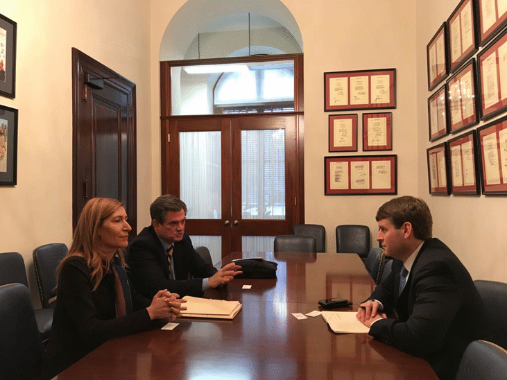 Министър Ангелкова проведе работна среща с Андрю Форбс, законодателен директор към Сената на САЩ