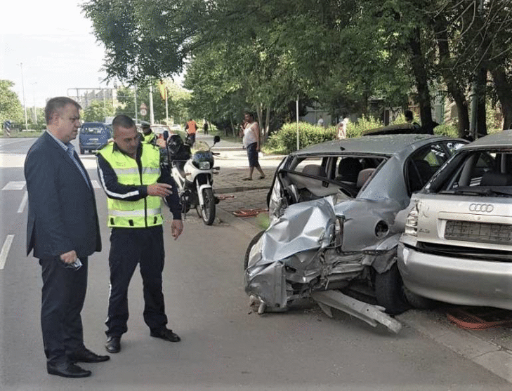 Районна прокуратура – Пловдив наблюдава досъдебно производство за причиняване на имуществени вреди на пет леки автомобила, ударени от 21-годишен водач, употребил алкохол