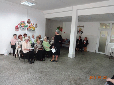 Самодейна група “Искра“ към Дома представи литературна програма „За пролетта и пролетните празници“