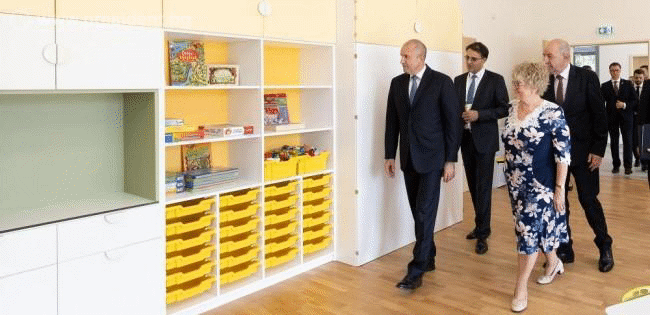Президентите на България и Унгария откриха новопостроената сграда на Български образователен и културен център, изграден със съдействието на двете държави