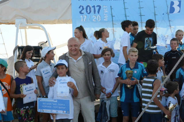 Министър Кралев награди победителите от Регатата Порт Варна 2017