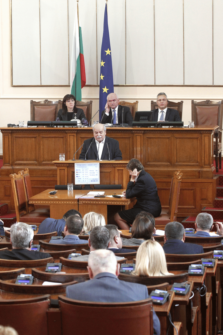 Днес гръцко-българските отношения са движещата сила не само на балканското сътрудничество, но и на общия ни стремеж Югоизточна Европа да бъде приоритет за ЕС, заяви пред Народното събрание председателят на гръцкия парламент Николаос Вуцис