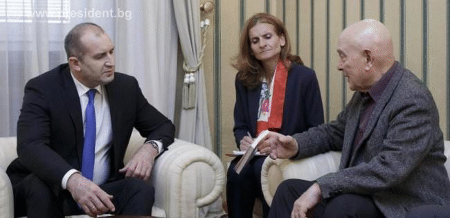 Президентът Радев обсъди актуални въпроси от международния дневен ред с френския експерт по политическа стратегия Жерар Шалиан