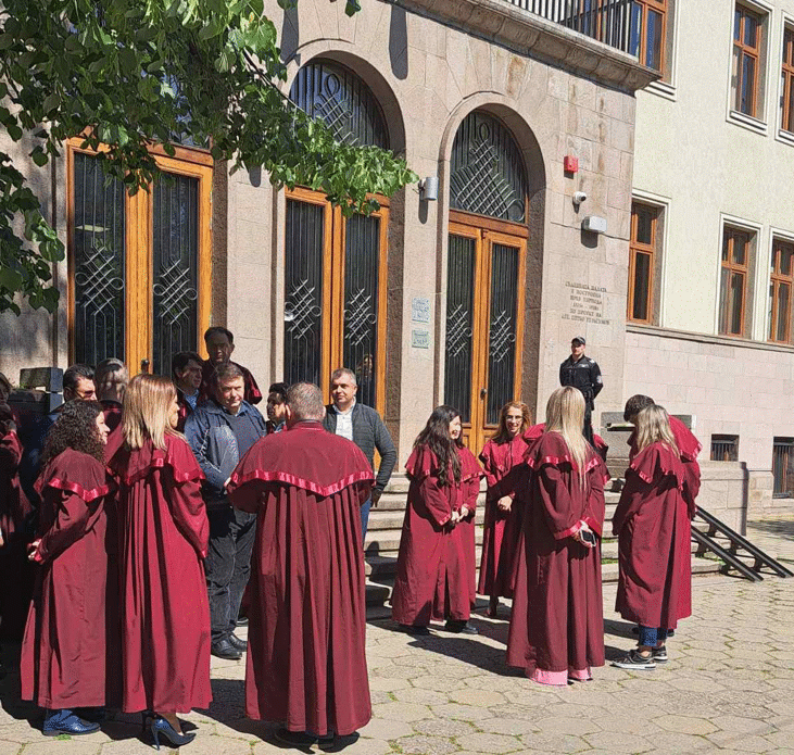 Прокурори, следователи и съдебни служители от Окръжна и Районна прокуратура–Пазарджик изразиха подкрепата си за главния прокурор след извършения терористичен акт