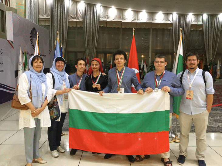 Българските Ученици Се Завърнаха С Четири Медала От Олимпиадата По Биология В Техеран