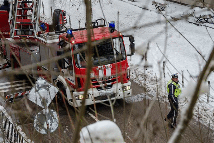 Екипи на пожарната реагираха на над 120 сигнала, свързани със зимната обстановка