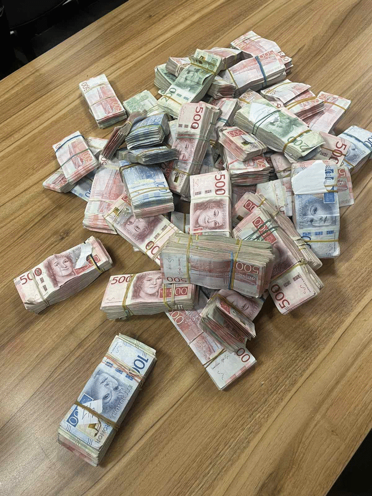 Районна прокуратура-Хасково привлече като обвиняем турски гражданин  за недекларирана валута за общо 635 327 лева, открита в лек автомобил на ГКПП - Капитан Андреево