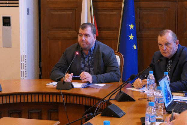 Министър Явор Гечев: Новите технологични карти за основните култури ще бъдат актуализирани ежегодно Министър Явор Гечев: Новите технологични карти за основните култури ще бъдат актуализирани ежегодно