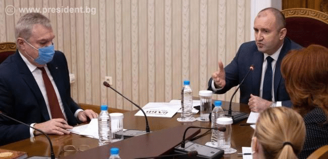 Румен Радев: Не трябва да се допускат машинации на изборния процес зад паравана на здравните мерки