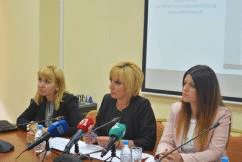 Мая Манолова: 28 420 граждани са потърсили помощ от омбудсмана за една година