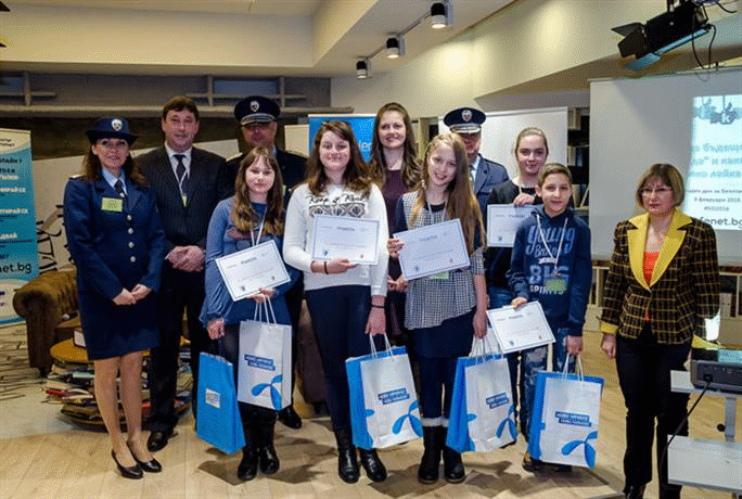 Зам.-министър Цвятко Георгиев награди деца, участвали активно в кампанията „Безопасен интернет“