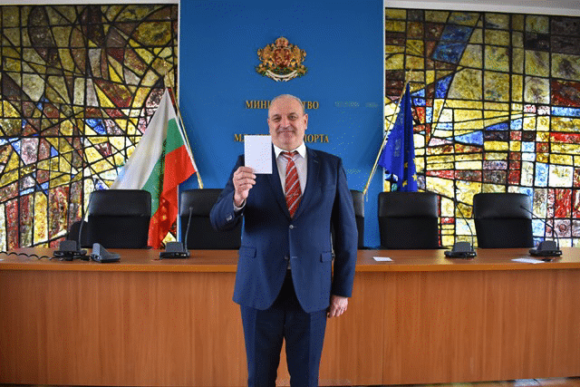 Зам.-министър Андонов подкрепи инициативата „Бяла Карта“ #WhiteCard
