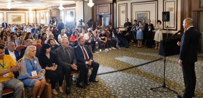 Румен Радев: Сред големите проблеми в борбата с редките заболявания е отсъствието на пациентите от общественото внимание, а много често и от системата на българското здравеопазване