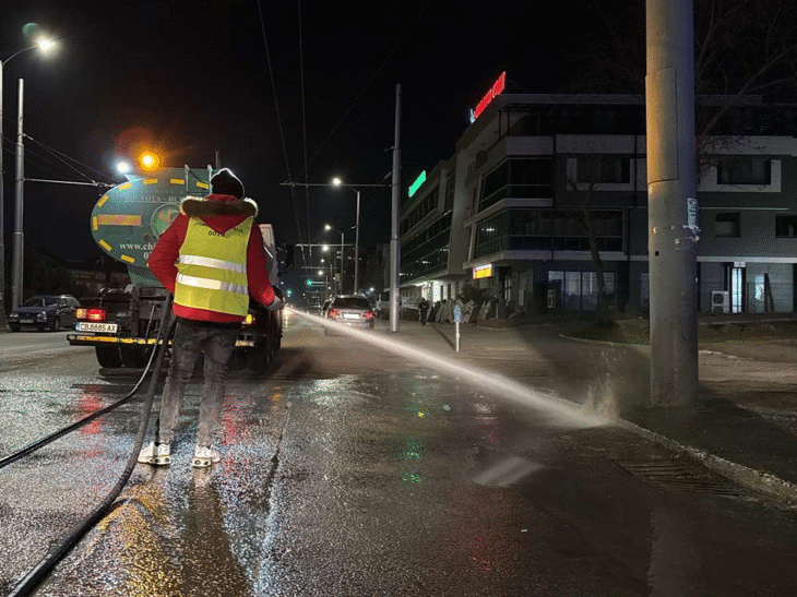 Миенето на улиците в София продължава в районите „Средец“, “Люлин” и “Надежда”