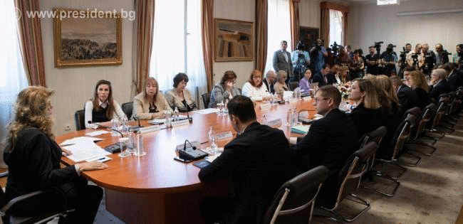 Президентът Йотова ще проведе публично изслушване на предложените кандидати за членове на Централната избирателна комисия на 12 юни