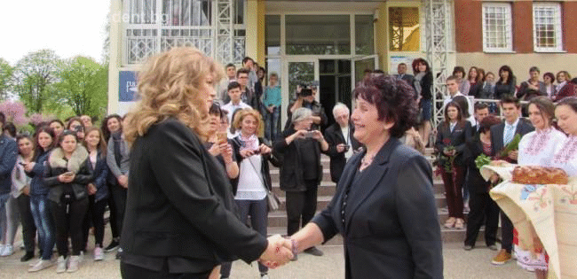 Ученици в Силистра към вицепрезидента: Имаме ли бъдеще в България?